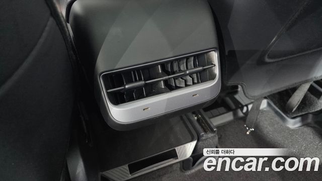 Tesla Model Y 2024 — photo 30