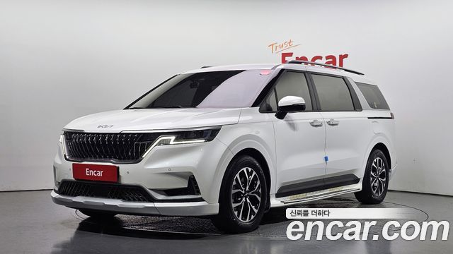 Kia Canival 2023 — photo 1