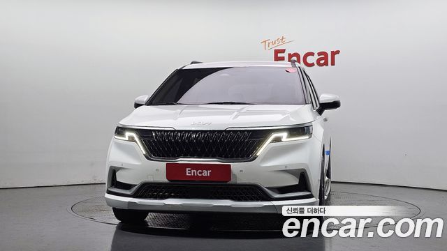 Kia Canival 2023 — photo 3