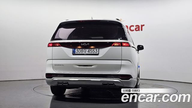 Kia Canival 2023 — photo 4