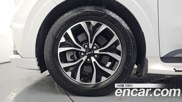 Kia Canival 2023 — photo 5