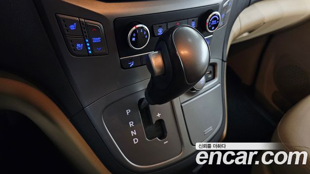 Hyundai Starex 2019 — photo 12