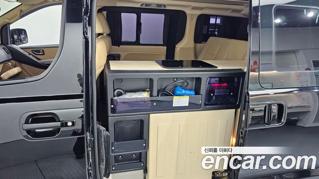 Hyundai Starex 2019 — photo 18