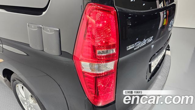 Hyundai Starex 2019 — photo 9