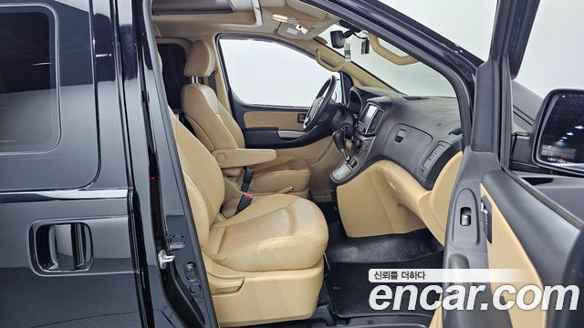 Hyundai Starex 2019 — photo 16