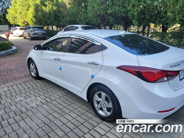 Hyundai AVANTE 2016 — photo 3