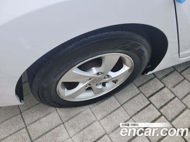 Hyundai AVANTE 2016 — photo 7