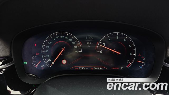 BMW 5-Series 2019 — photo 11