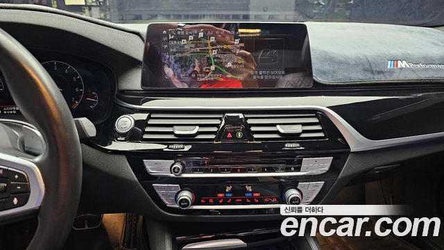 BMW 5-Series 2019 — photo 20