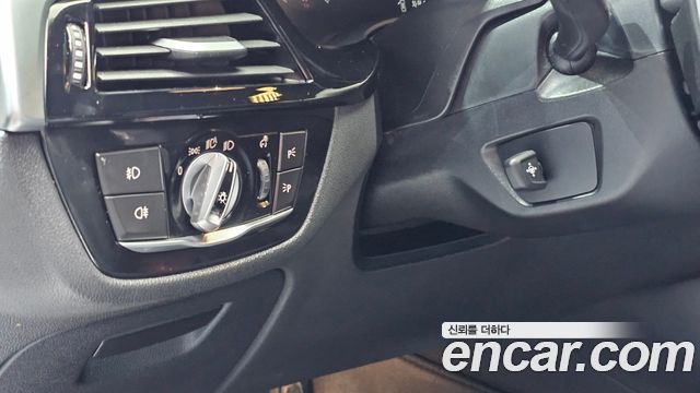 BMW 5-Series 2019 — photo 22