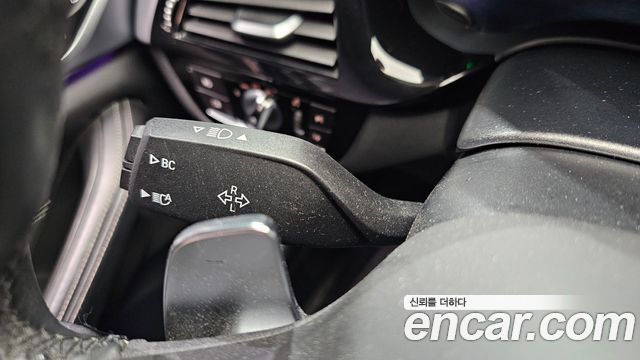 BMW 5-Series 2019 — photo 25
