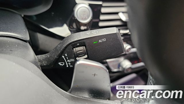BMW 5-Series 2019 — photo 26