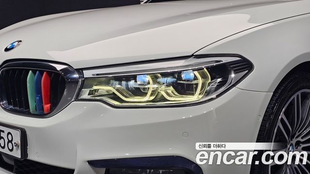 BMW 5-Series 2019 — photo 8