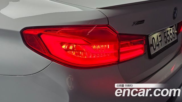BMW 5-Series 2019 — photo 9