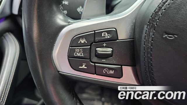 BMW 5-Series 2019 — photo 27