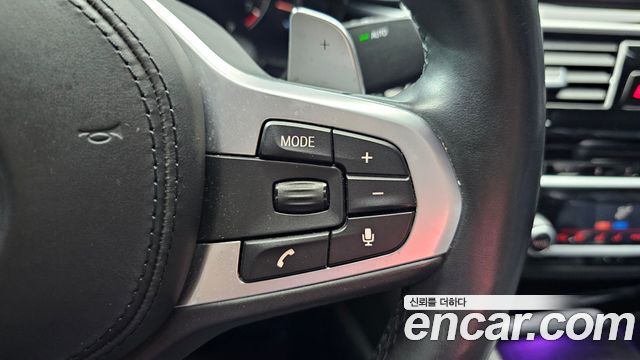 BMW 5-Series 2019 — photo 28