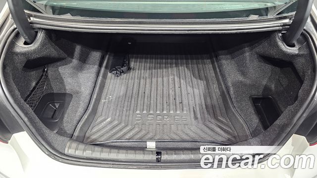 BMW 5-Series 2019 — photo 34