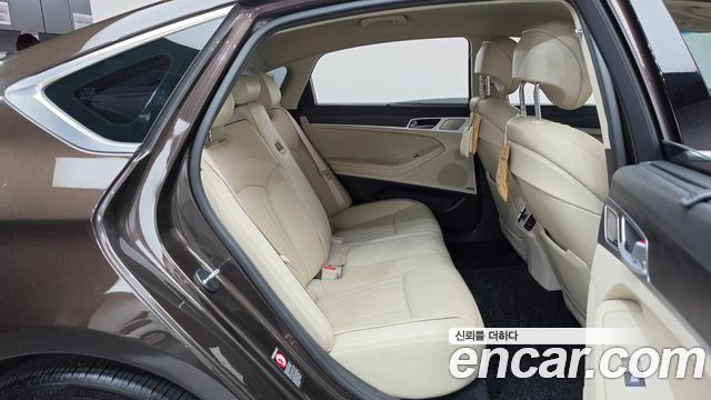 Genesis G80 2017 — photo 12