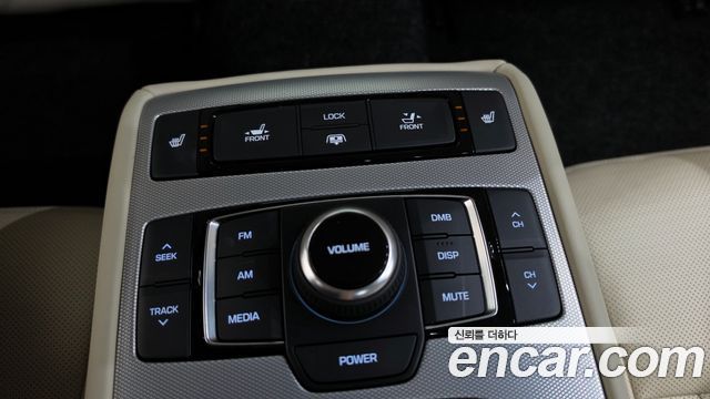 Genesis G80 2017 — photo 17
