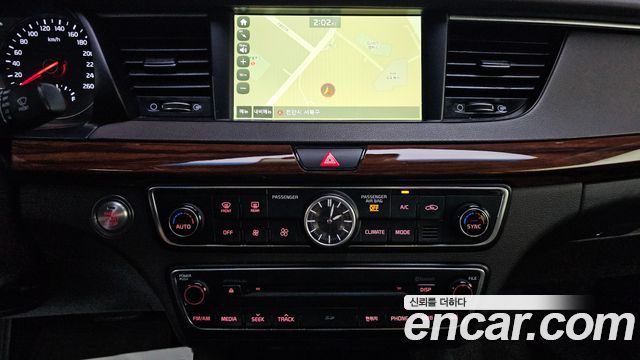 Kia K7 2017 — photo 19