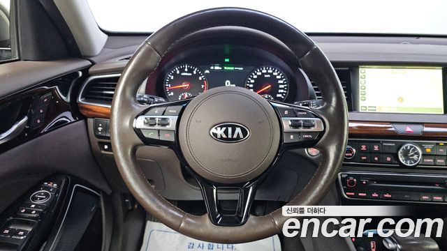 Kia K7 2017 — photo 20