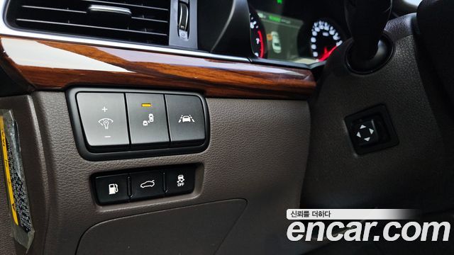Kia K7 2017 — photo 27