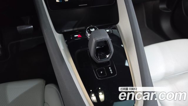 Polestar Polestar 2 2023 — photo 12