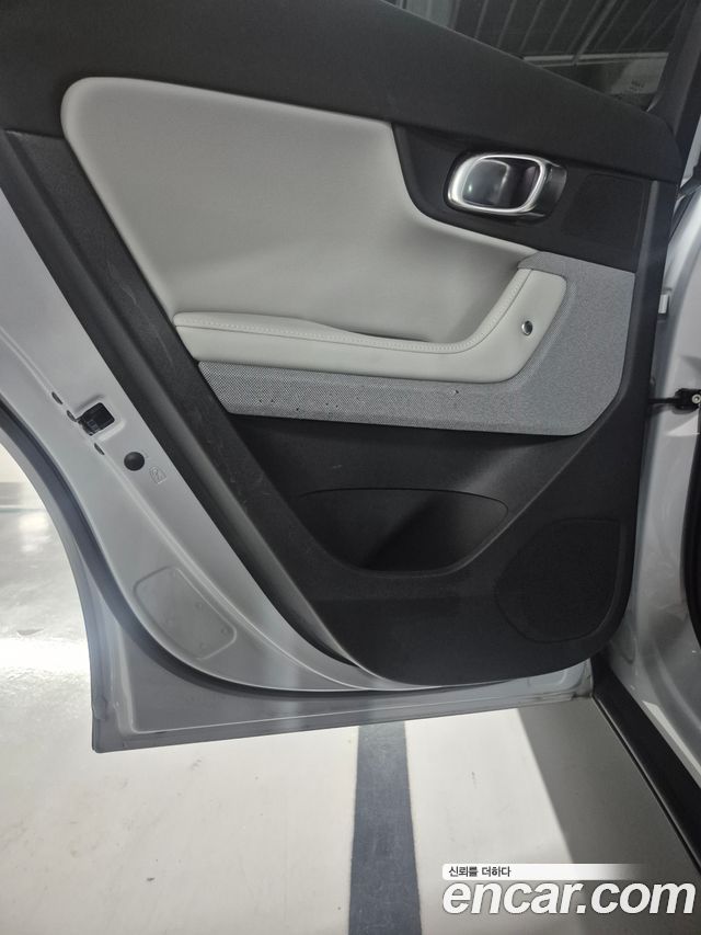 Polestar Polestar 2 2023 — photo 15
