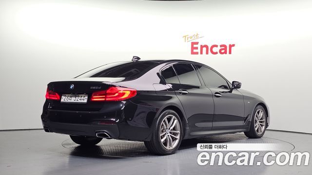 BMW 5-Series 2017 — photo 2