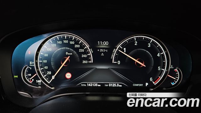 BMW 5-Series 2017 — photo 8