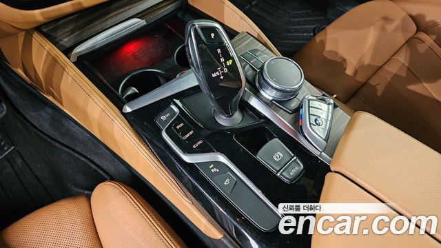 BMW 5-Series 2017 — photo 9
