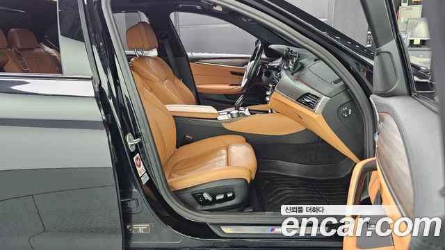 BMW 5-Series 2017 — photo 11