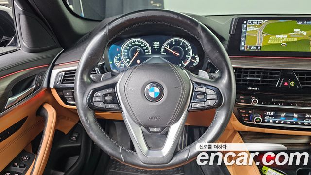 BMW 5-Series 2017 — photo 13