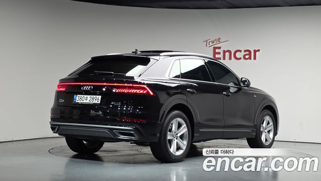 Audi Q8 2021 — photo 2