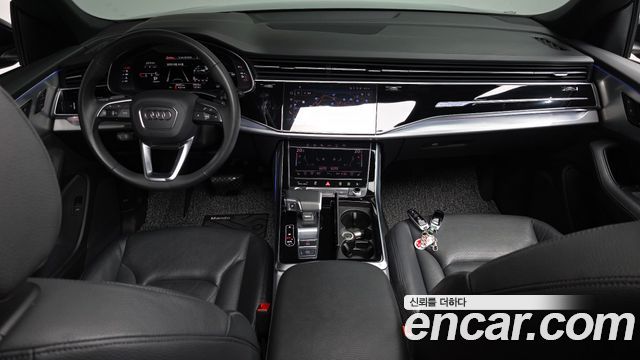 Audi Q8 2021 — photo 10