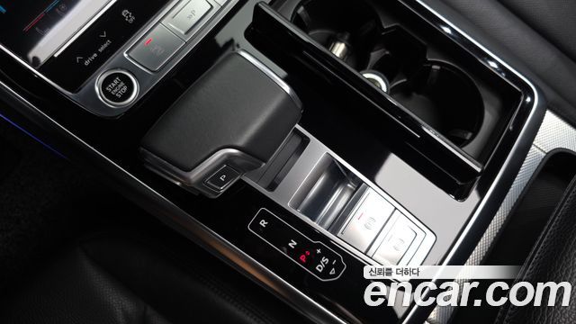 Audi Q8 2021 — photo 12