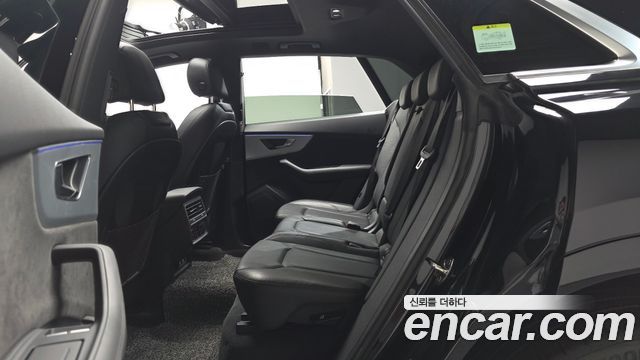Audi Q8 2021 — photo 18