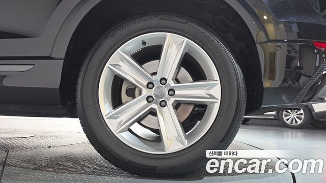 Audi Q8 2021 — photo 7
