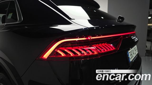 Audi Q8 2021 — photo 9
