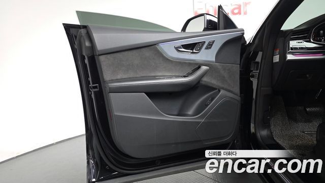 Audi Q8 2021 — photo 14