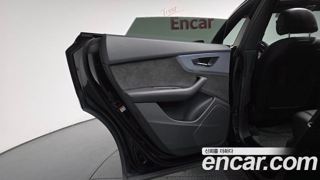 Audi Q8 2021 — photo 15