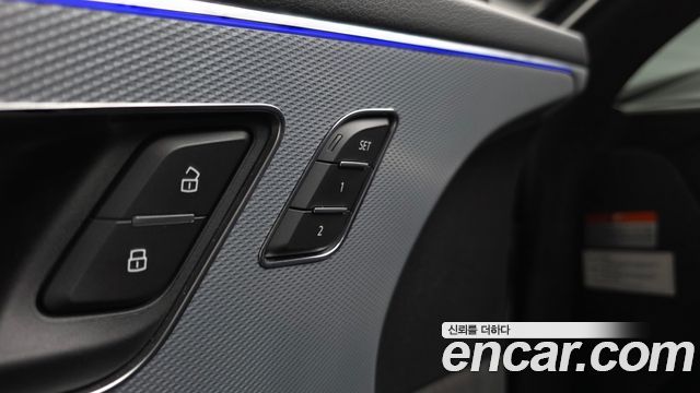 Audi Q8 2021 — photo 29