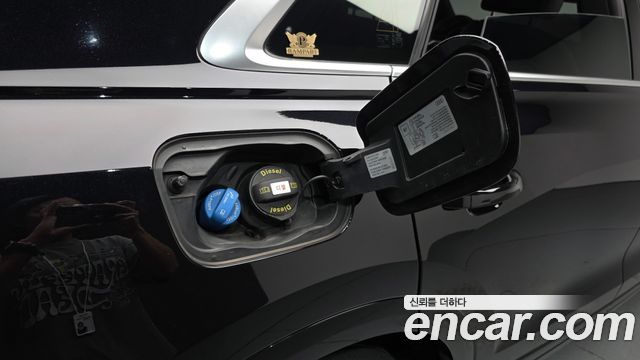 Audi Q8 2021 — photo 33