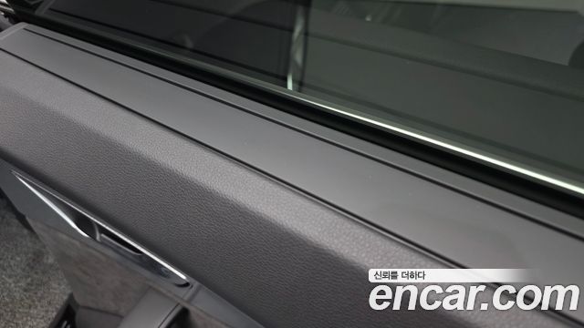Audi Q8 2021 — photo 34
