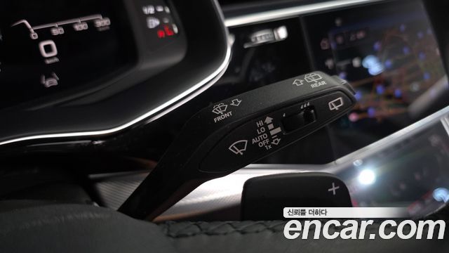 Audi Q8 2021 — photo 36