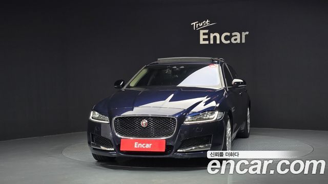 Jaguar XF 2017 — photo 3
