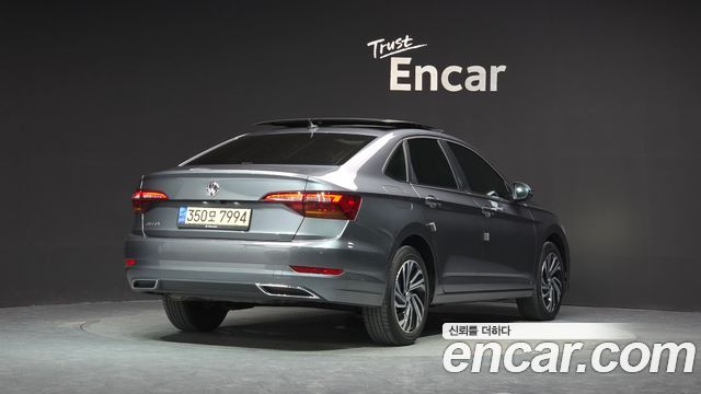 Volkswagen Jetta 2021 — photo 2