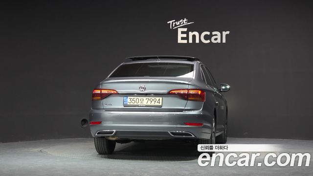 Volkswagen Jetta 2021 — photo 4