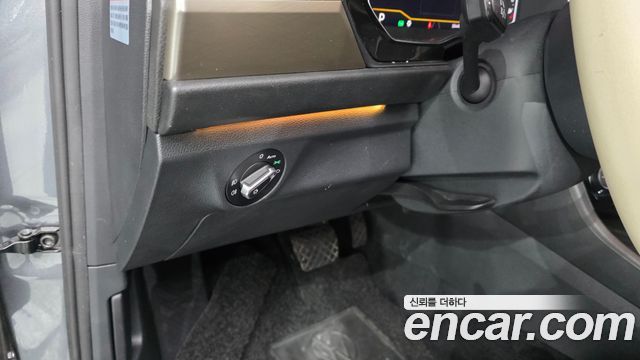 Volkswagen Jetta 2021 — photo 24