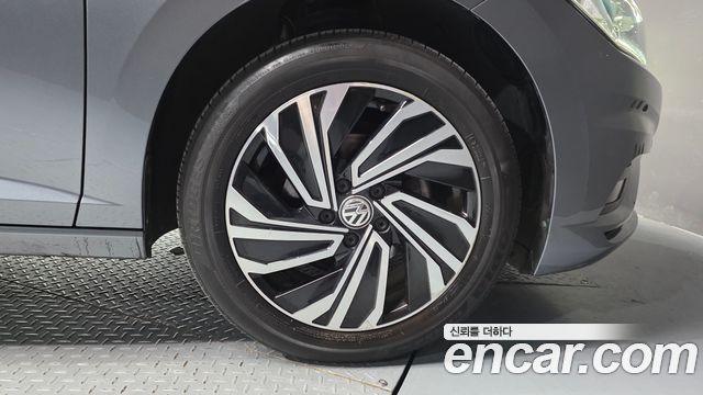 Volkswagen Jetta 2021 — photo 7